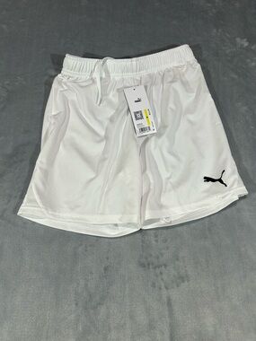 Puma white kids soccer shorts-size 11-12Y